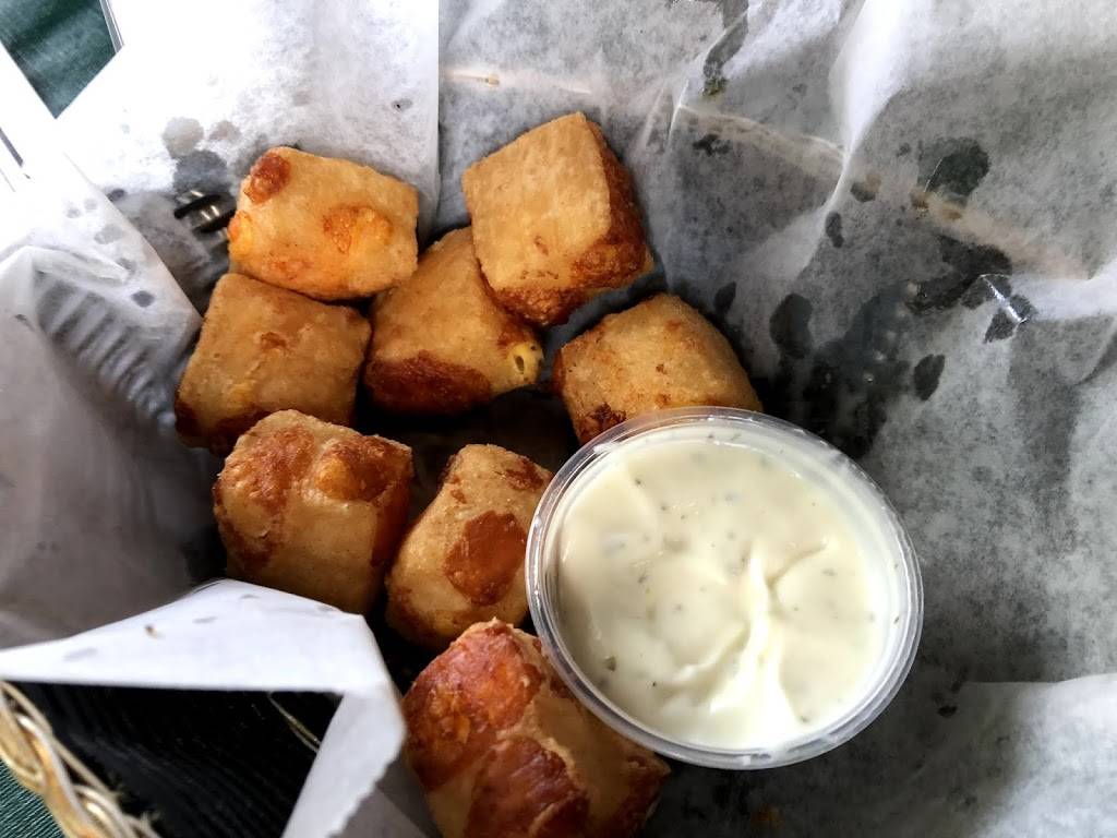 Happy Snapper | restaurant | 1315 S Tomahawk Ave, Tomahawk, WI 54487, USA | 7154538686 OR +1 715-453-8686