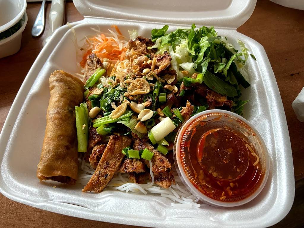 4 Seasons | restaurant | 4755 S Ashland Ave, Chicago, IL 60609, USA | 3123126122 OR +1 312-312-6122