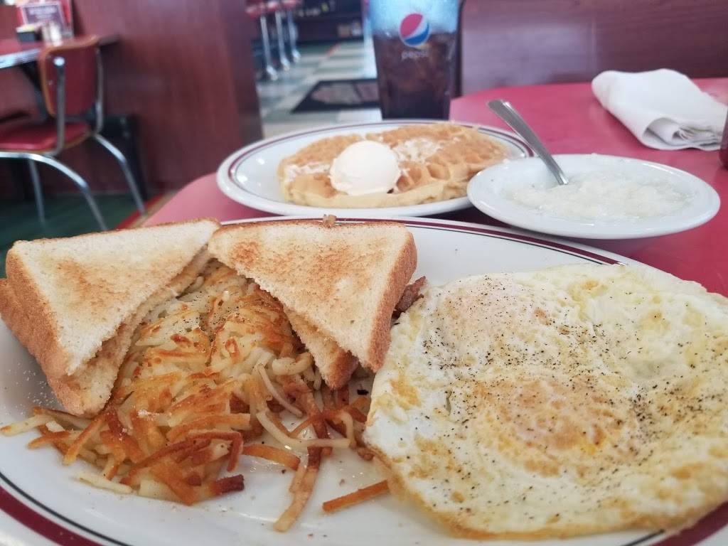 Huddle House | restaurant | 1603 S Adams St, Fulton, MS 38843, USA | 6628624367 OR +1 662-862-4367