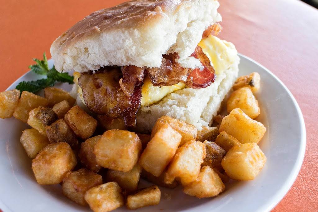 Toast Of West Ashley | restaurant | 2026 Savannah Hwy, Charleston, SC 29414, USA | 8435560006 OR +1 843-556-0006