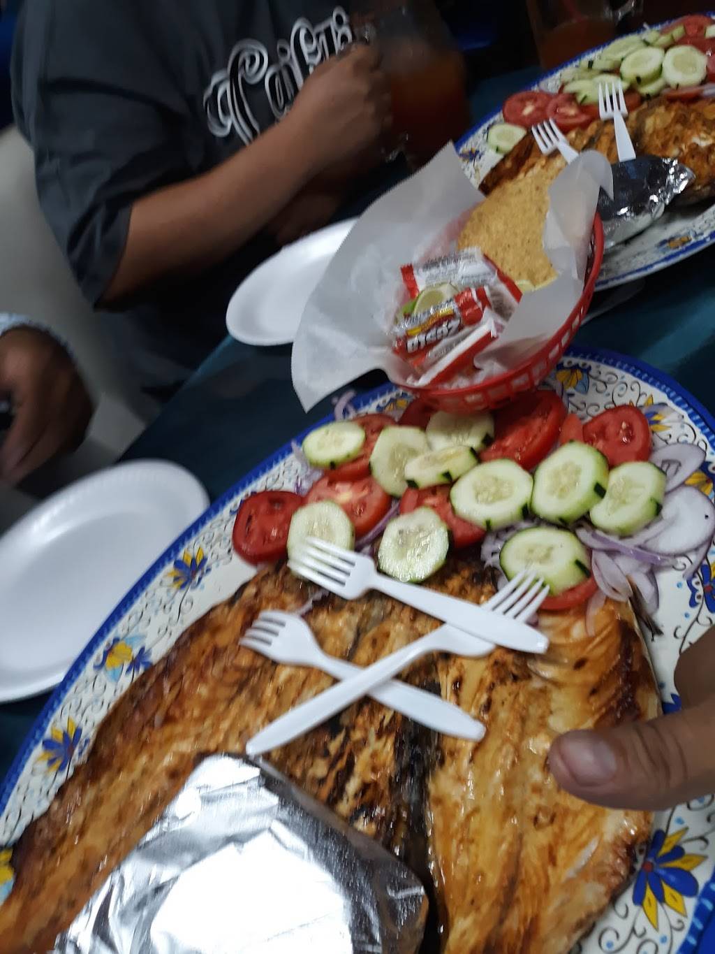 Las Islas Marias | restaurant | 6401 San Pedro St, Los Angeles, CA 90003, USA | 3237537367 OR +1 323-753-7367