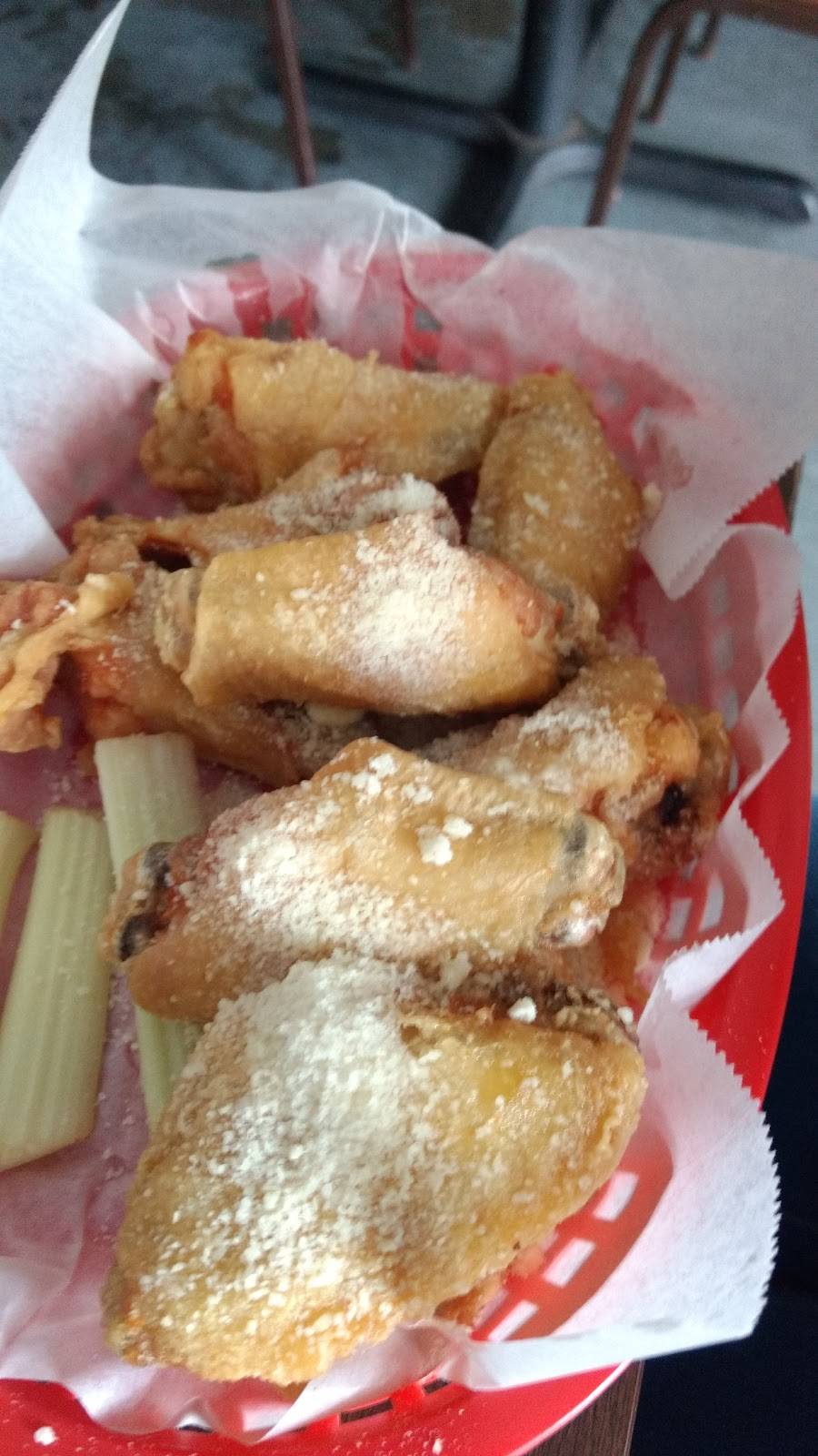 Larrys Bar & Grill | restaurant | 322 N Independence Blvd # A, Romeoville, IL 60446, USA | 8155522284 OR +1 815-552-2284