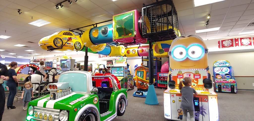Chuck E. Cheese | restaurant | 8943 University Ave NE, Blaine, MN 55434, USA | 7637852966 OR +1 763-785-2966