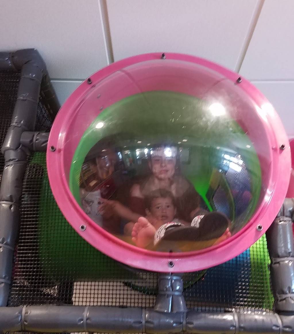 McDonalds | cafe | 2715 S Chicago Ave, South Milwaukee, WI 53172, USA | 4147622350 OR +1 414-762-2350