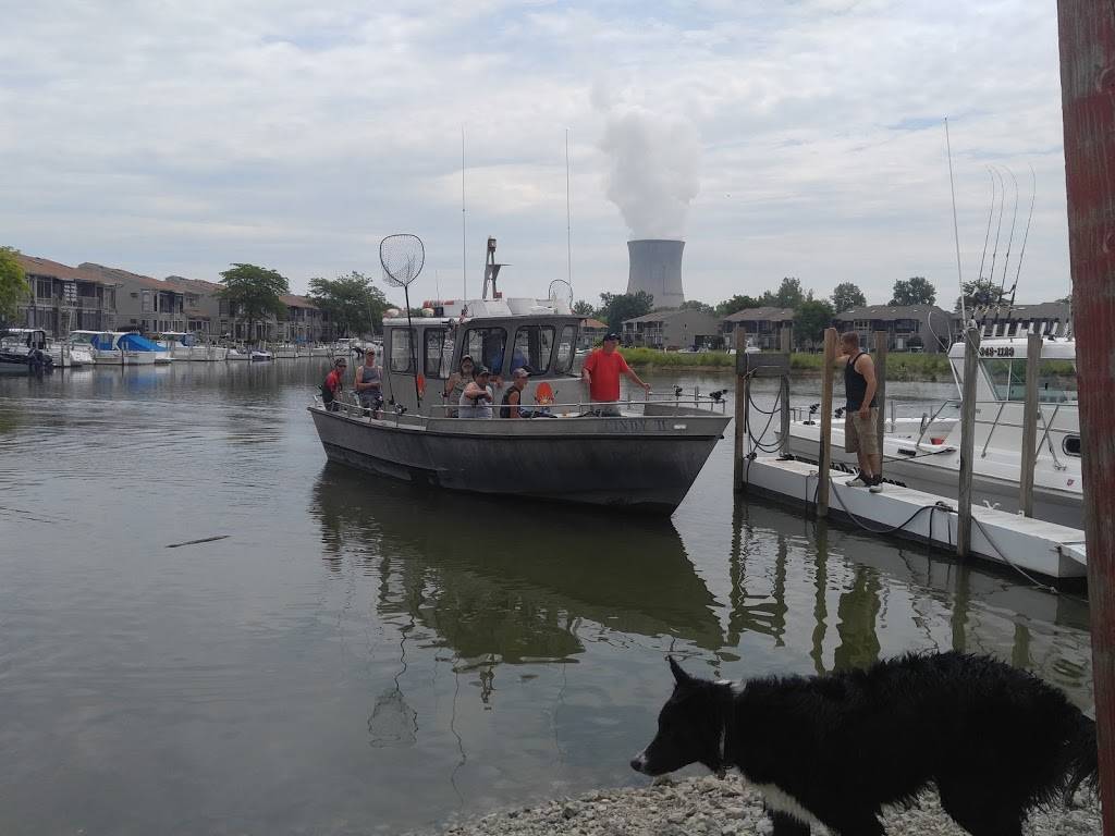 Wild Wings Restaurant & Lounge | restaurant | 9055 W, OH-2, Oak Harbor, OH 43449, USA | 4198982328 OR +1 419-898-2328