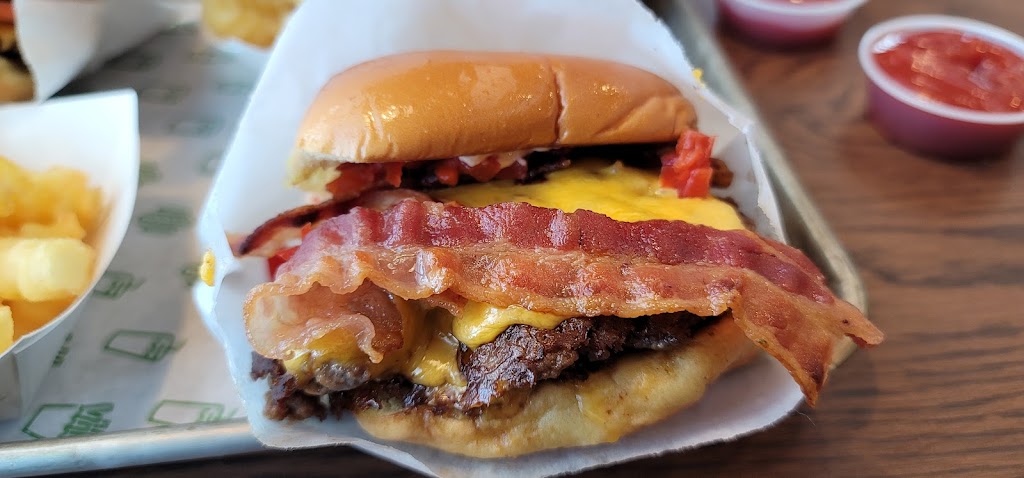 Shake Shack | restaurant | 12351 Elm Creek Blvd N, Maple Grove, MN 55369, USA | 7633198567 OR +1 763-319-8567