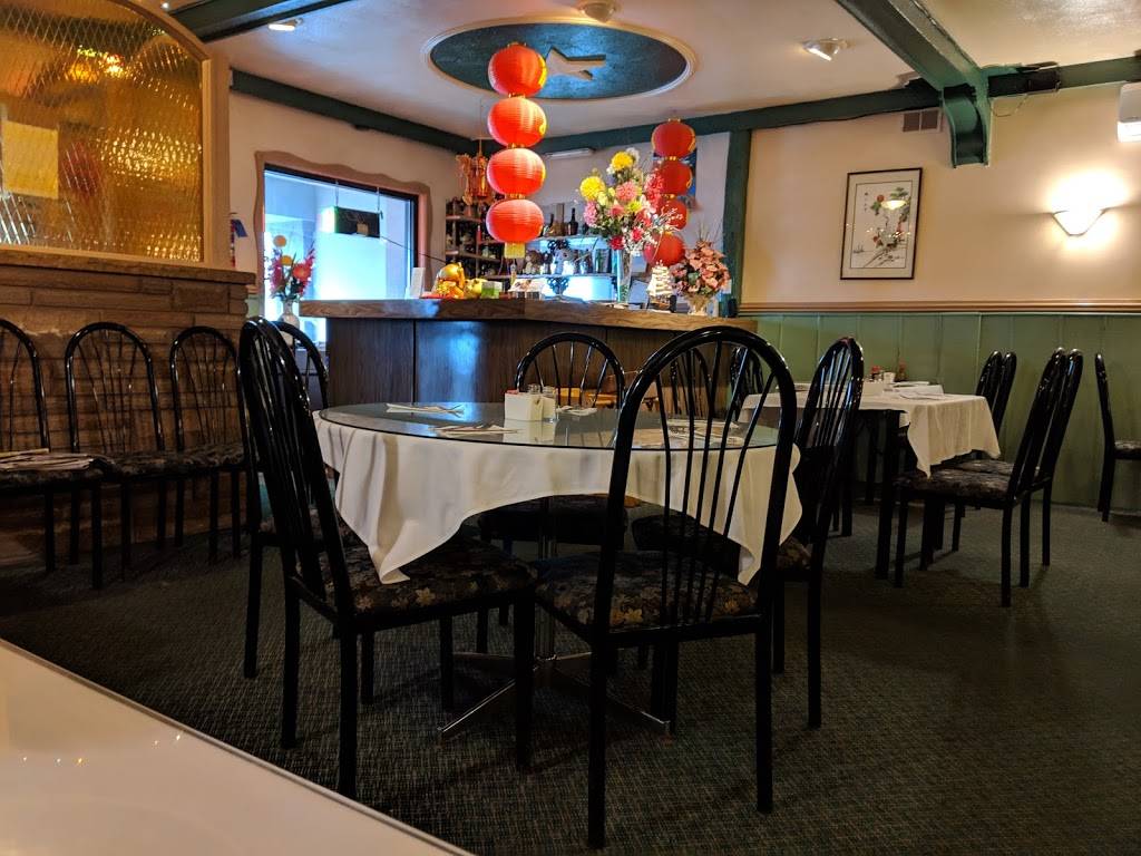 Lees Restaurant & Tavern | restaurant | 3521 Portage Rd, Niagara Falls, ON L2J 2K5, Canada | 9053574600 OR +1 905-357-4600