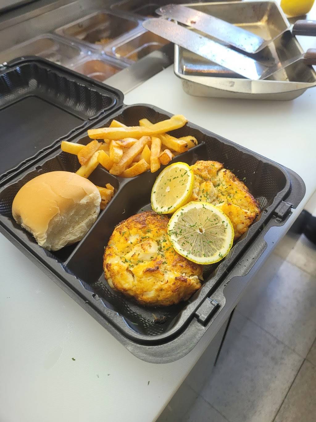 The Crestlyn Kitchen | meal takeaway | 3842 Crestlyn Rd, Baltimore, MD 21218, USA | 4106178066 OR +1 410-617-8066