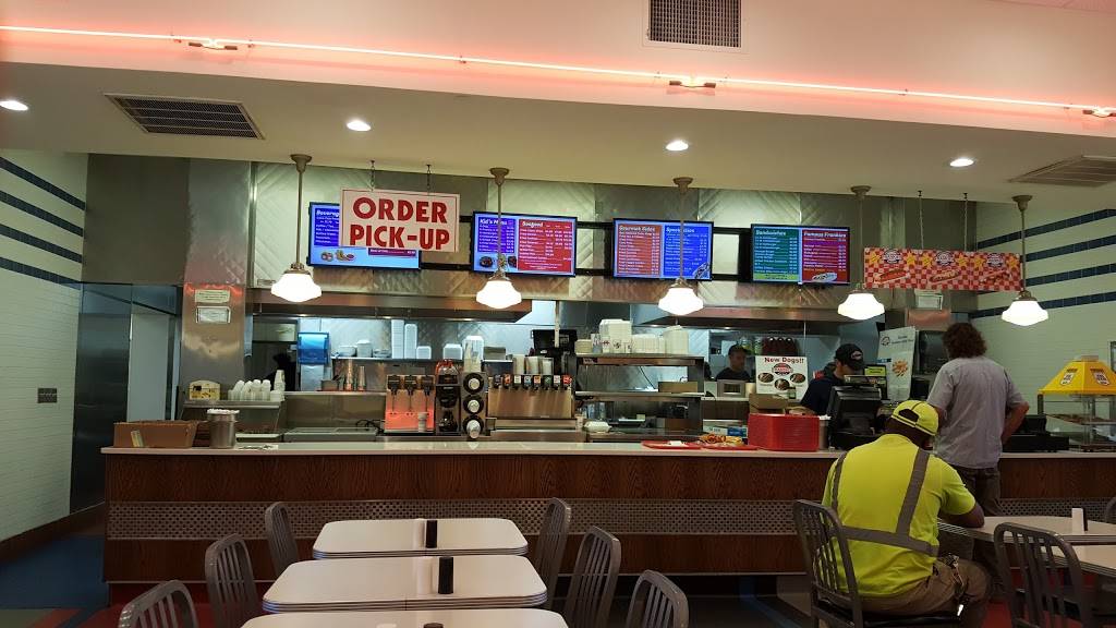 Frankies Family Restaurant | restaurant | 348 Chase Ave, Waterbury, CT 06704, USA | 2037543647 OR +1 203-754-3647