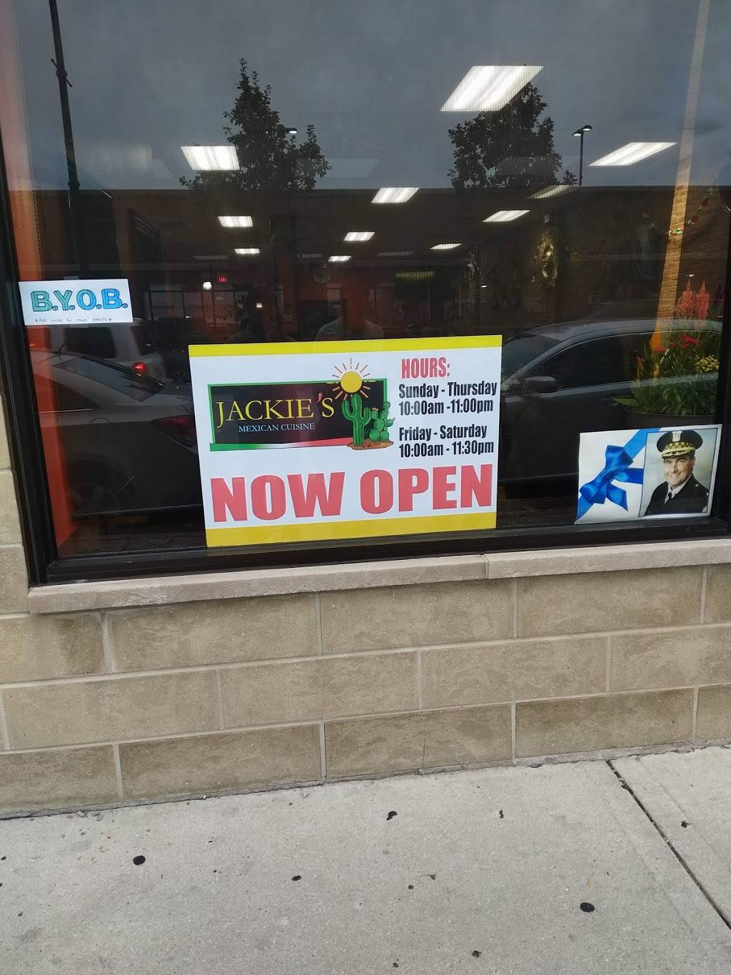 Jackie’s Mexican Cuisine | restaurant | 3207 S Halsted St, Chicago, IL 60608, USA | 3128775349 OR +1 312-877-5349