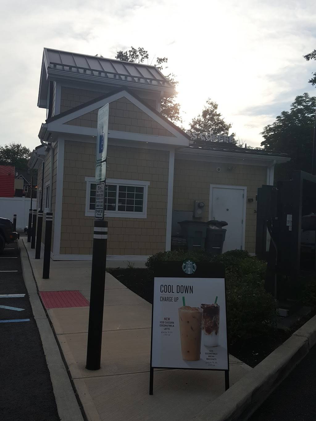 Starbucks | cafe | 345 N Ave E, Cranford, NJ 07016, USA | 9082727397 OR +1 908-272-7397