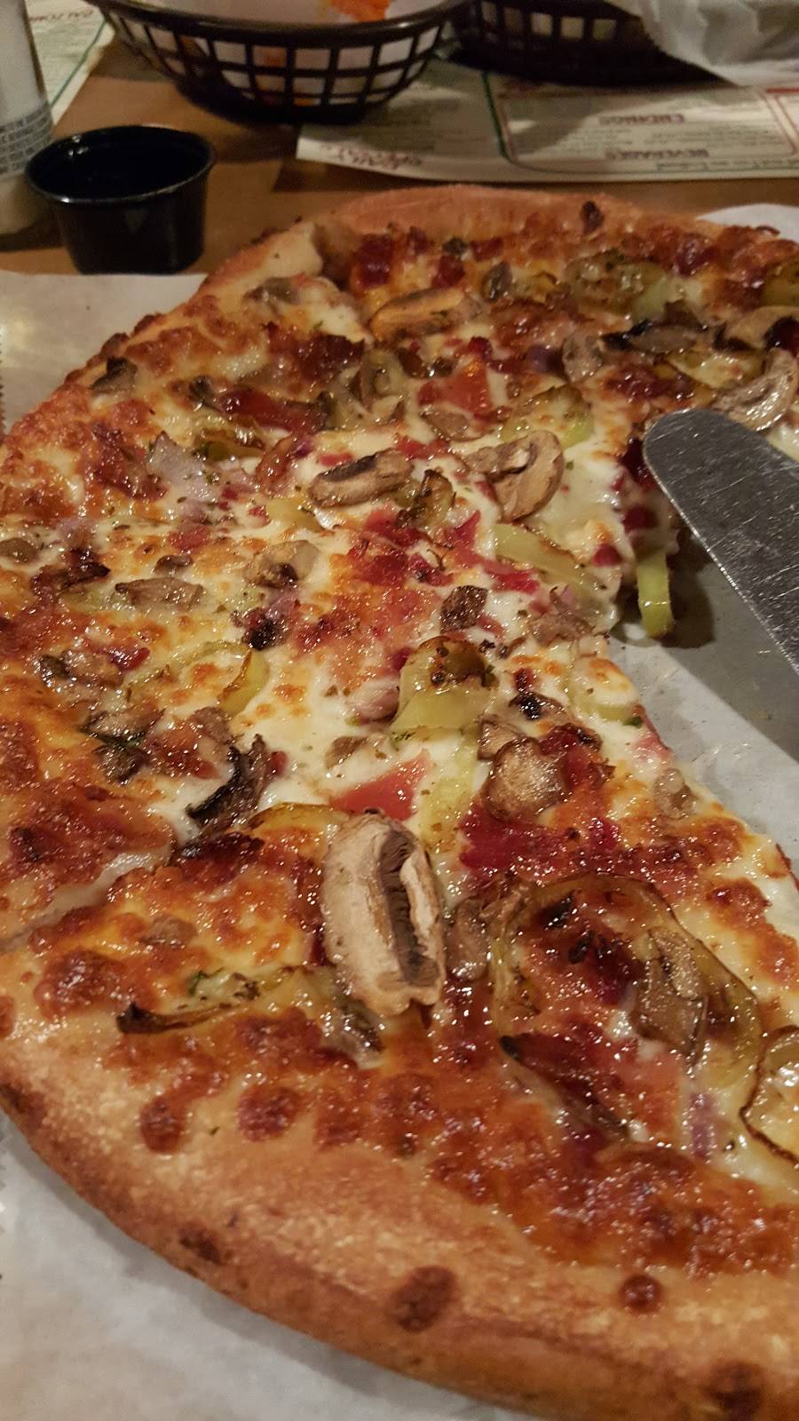 Inner Circle Pizza Canfield | restaurant | 6579 Ironwood Blvd, Canfield, OH 44406, USA | 3305337575 OR +1 330-533-7575