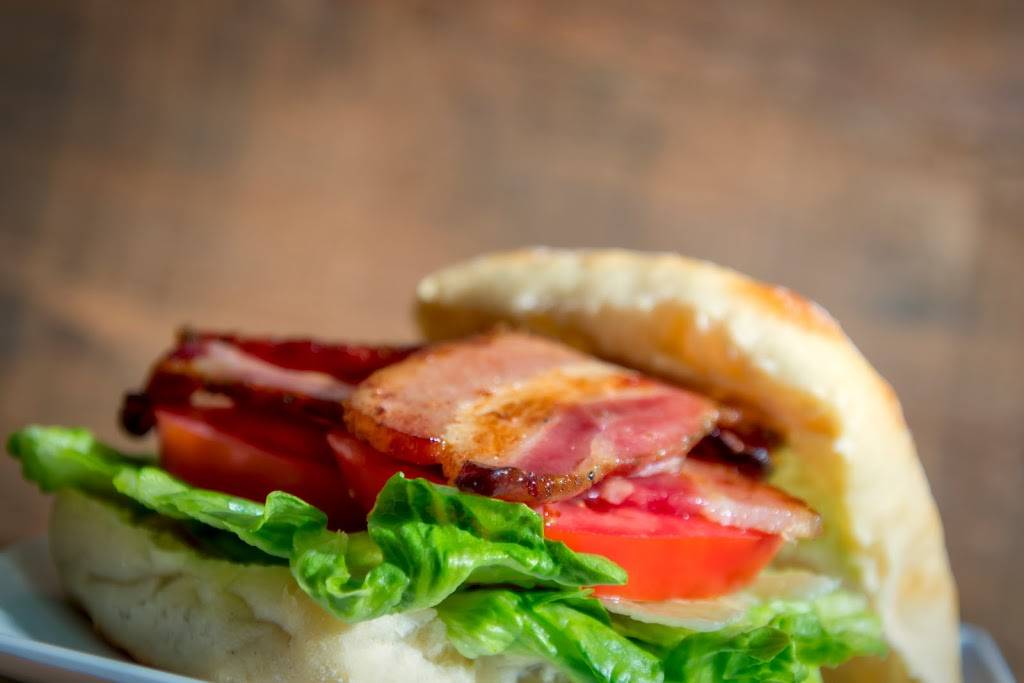 The Saltbox Smokehouse | restaurant | 6152 Barclay Rd, Sodus, NY 14551, USA | 3155532663 OR +1 315-553-2663