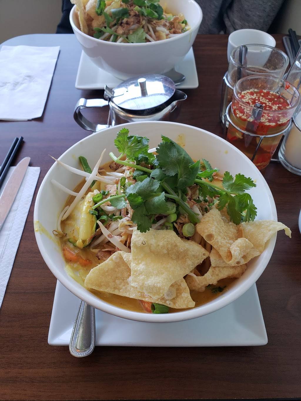 Restaurant Une nuit à Bangkok | restaurant | 5076 Rue de Bellechasse, Montréal, QC H1T 2A2, Canada | 5145435444 OR +1 514-543-5444