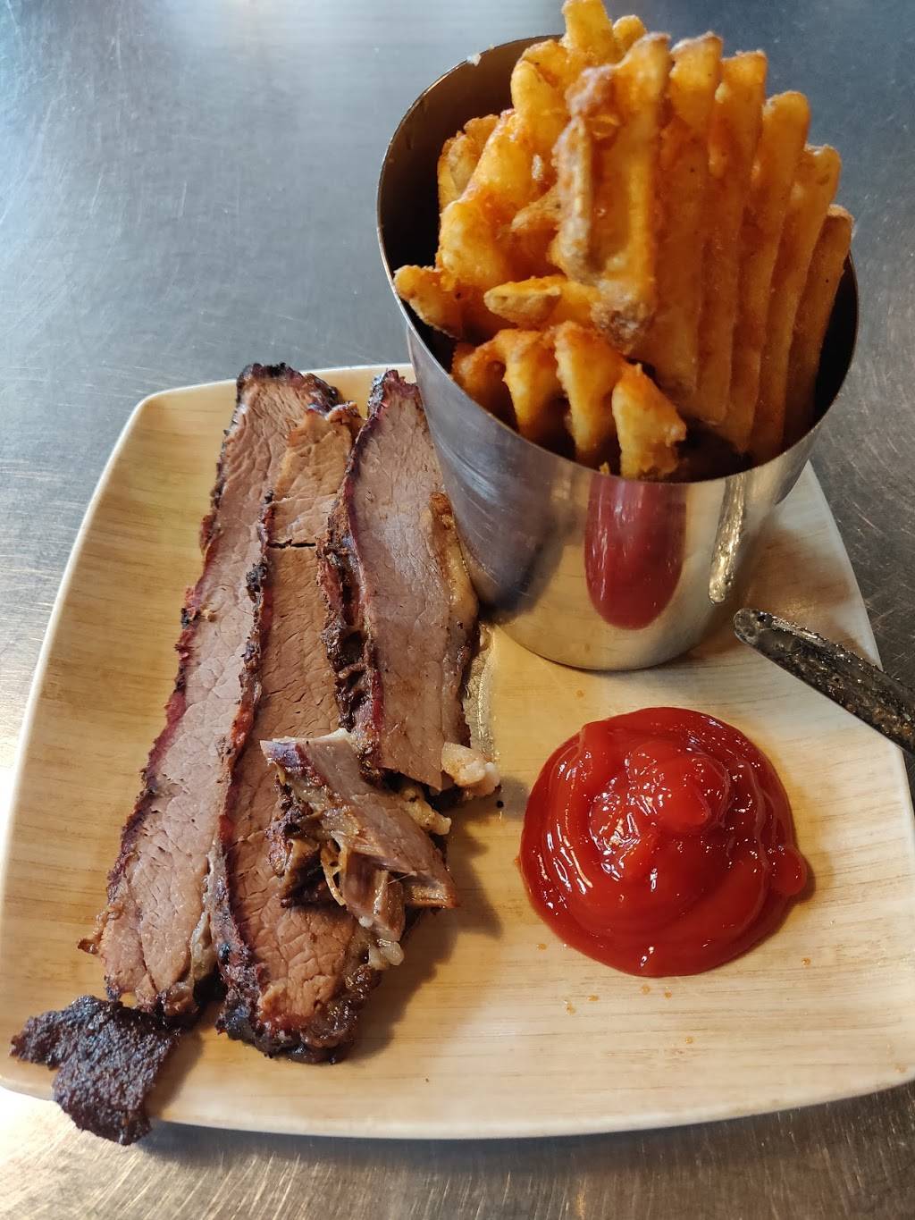 Rocky Top Beer BBQ | restaurant | 1900 Lansing Ave, Jackson, MI 49202, USA | 5177844227 OR +1 517-784-4227