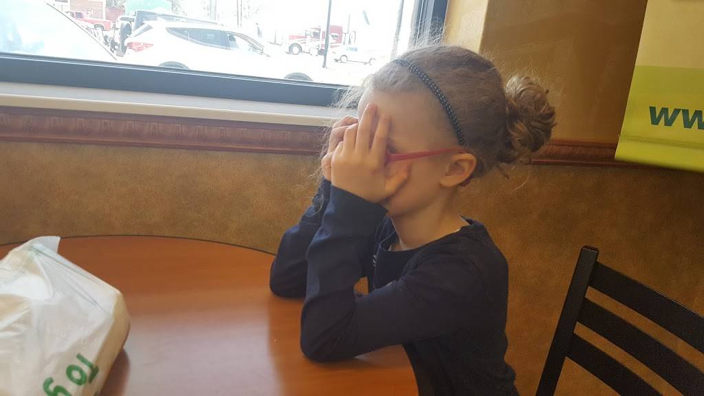 Subway | restaurant | 801 W Main St, Olney, IL 62450, USA | 6183923137 OR +1 618-392-3137