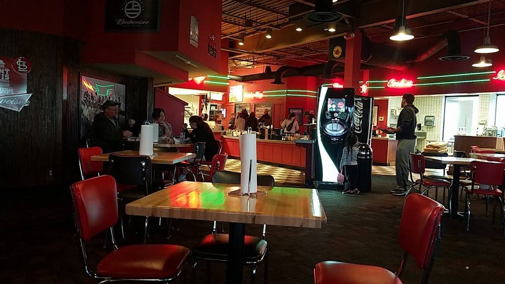 Fuddruckers | restaurant | 10752 Sunset Hills Plaza, St. Louis, MO 63127, USA | 3149663833 OR +1 314-966-3833