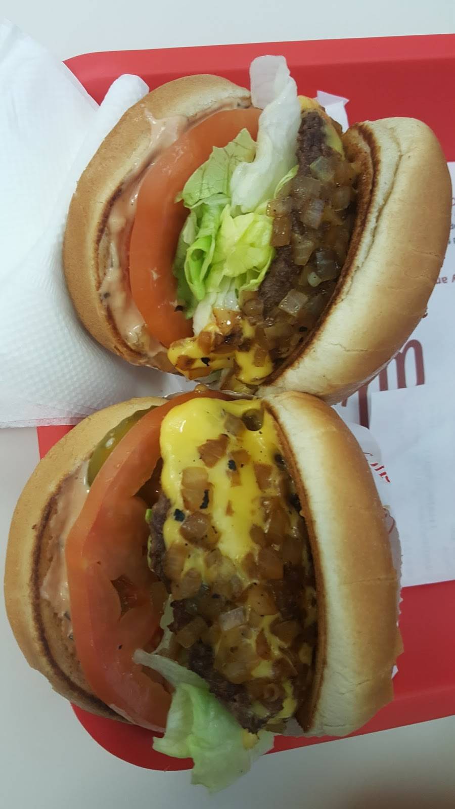 In-N-Out Burger | restaurant | 4115 Campus Dr, Irvine, CA 92612, USA | 8007861000 OR +1 800-786-1000