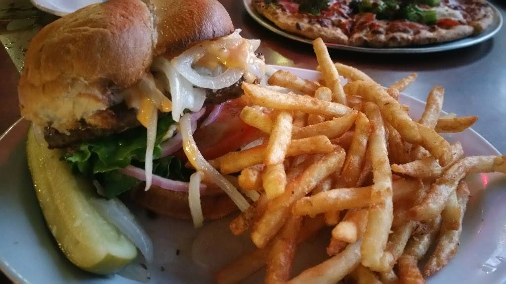 Downtown Rookies Sports Bar & Grill | restaurant | 215 E Main St, Visalia, CA 93291, USA | 5597321200 OR +1 559-732-1200