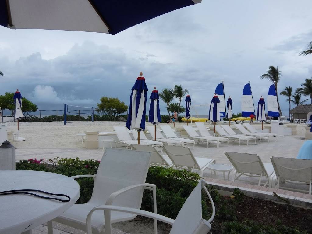Beach Grill Private Club | restaurant | 35 Ocean Reef Dr, Key Largo, FL 33037, USA | 3053672611 OR +1 305-367-2611