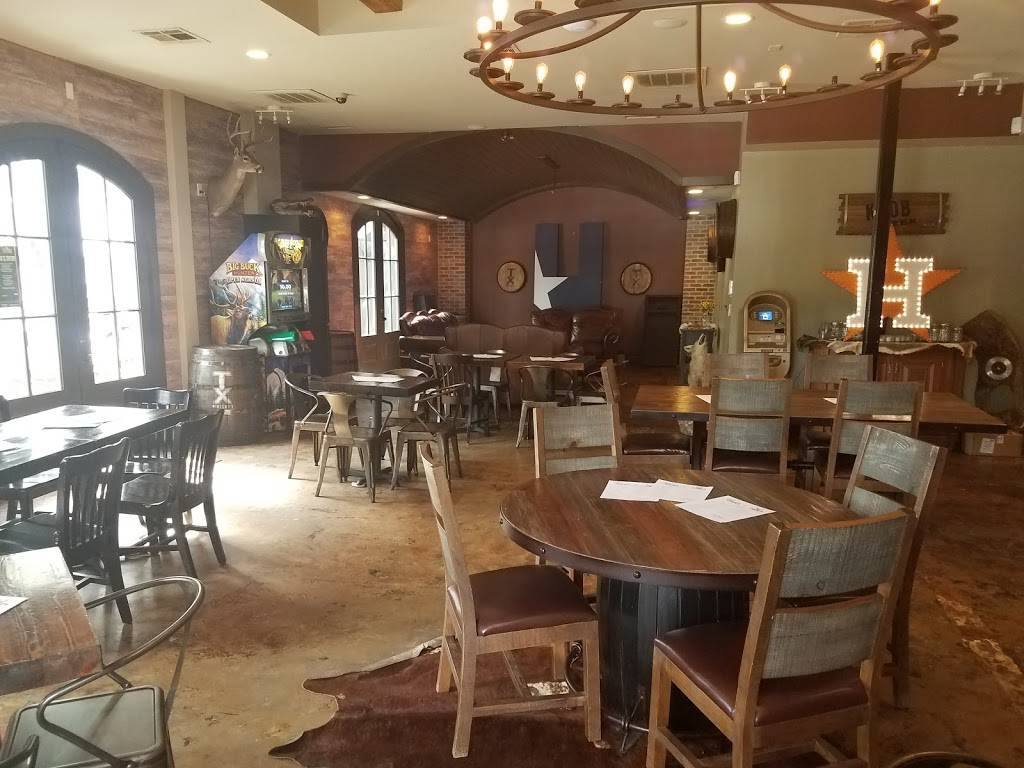 Luckys Lodge | restaurant | 2024 Rusk St, Houston, TX 77003, USA | 7133606040 OR +1 713-360-6040