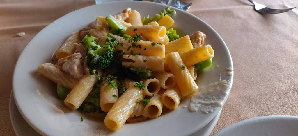 Sabatinos Italian Restaurant | restaurant | 901 Fawn St, Baltimore, MD 21202, USA | 4107272667 OR +1 410-727-2667