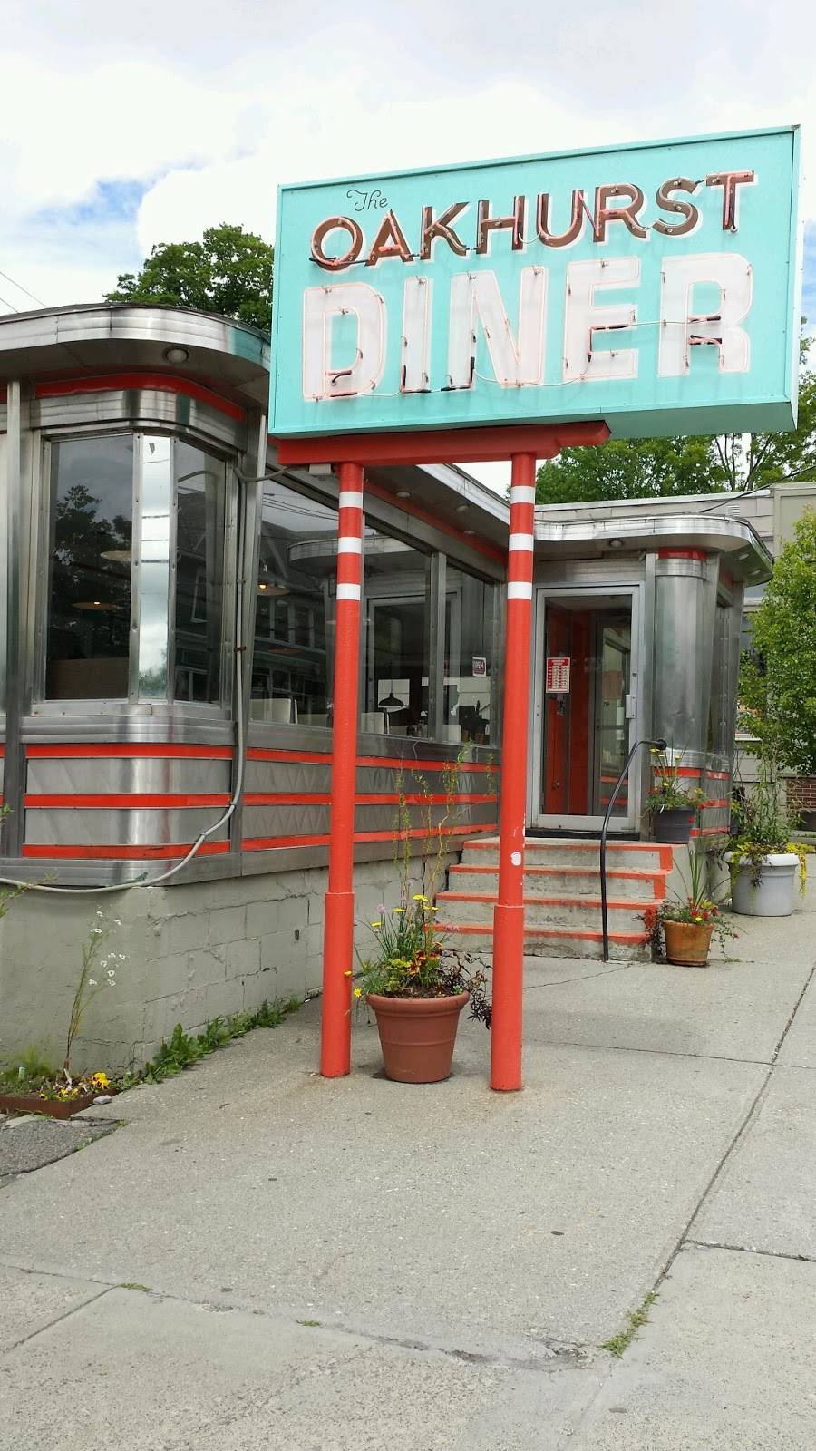 Oakhurst Diner | restaurant | 19 Main St, Millerton, NY 12546, USA | 5185921313 OR +1 518-592-1313