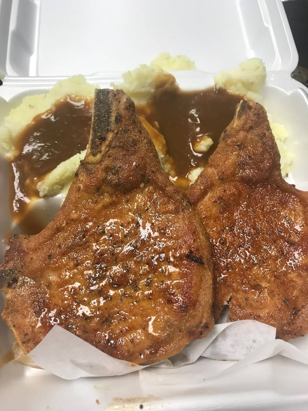 Victorias Bistro | restaurant | 19840 Kelly Rd, Harper Woods, MI 48225, USA | 3134738332 OR +1 313-473-8332