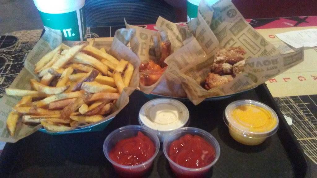 Wingstop | restaurant | 6844 De Soto Ave, Canoga Park, CA 91303, USA | 8189929464 OR +1 818-992-9464