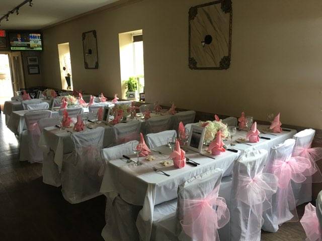 Caloura Bar & Grill | restaurant | 468 Rogers Rd, York, ON M6M 1B1, Canada | 6477483044 OR +1 647-748-3044