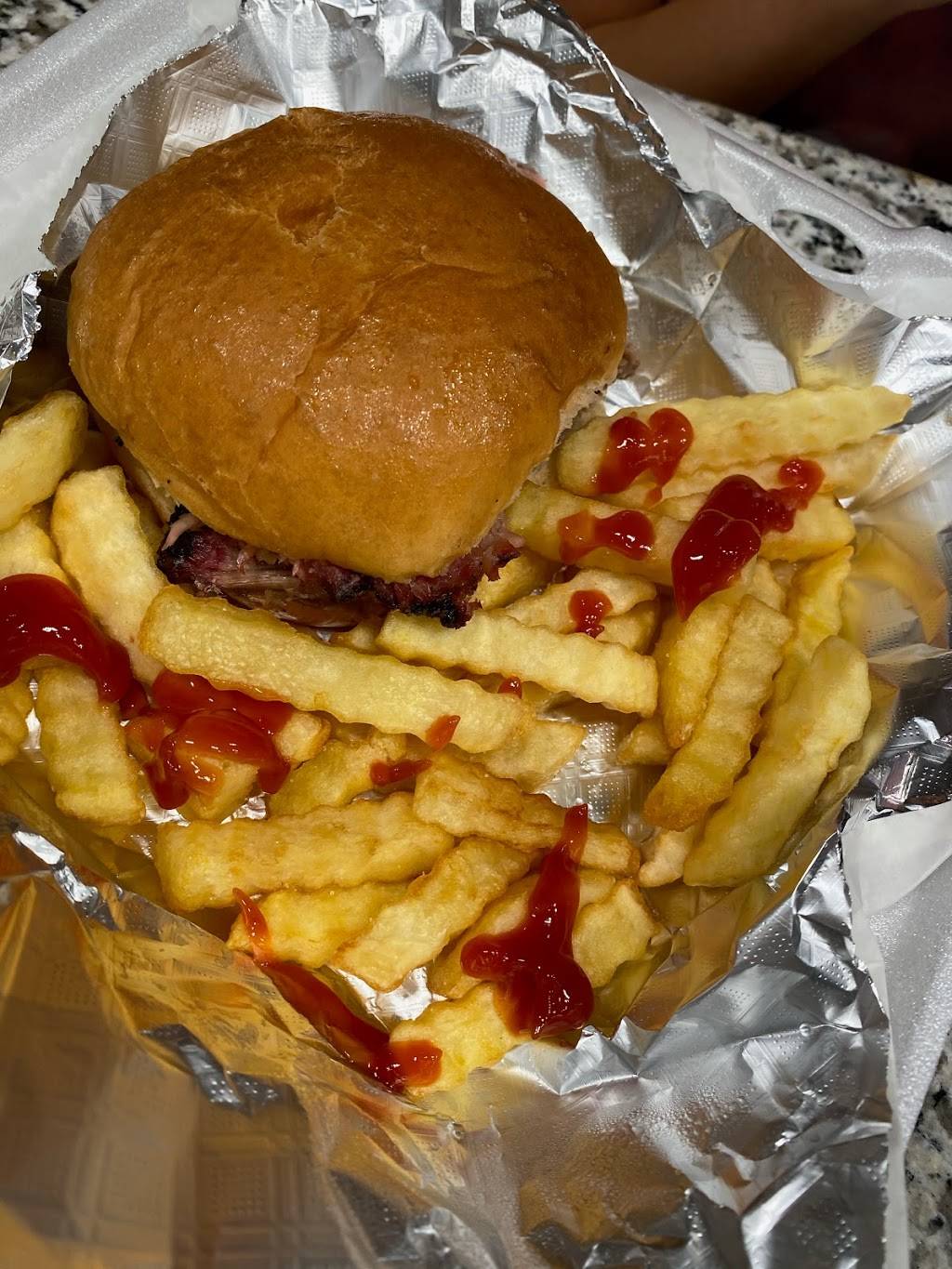 Smokin Pig BBQ of Lithia | restaurant | 7013 Lithia Pinecrest Rd, Lithia, FL 33547, USA | 8135488889 OR +1 813-548-8889