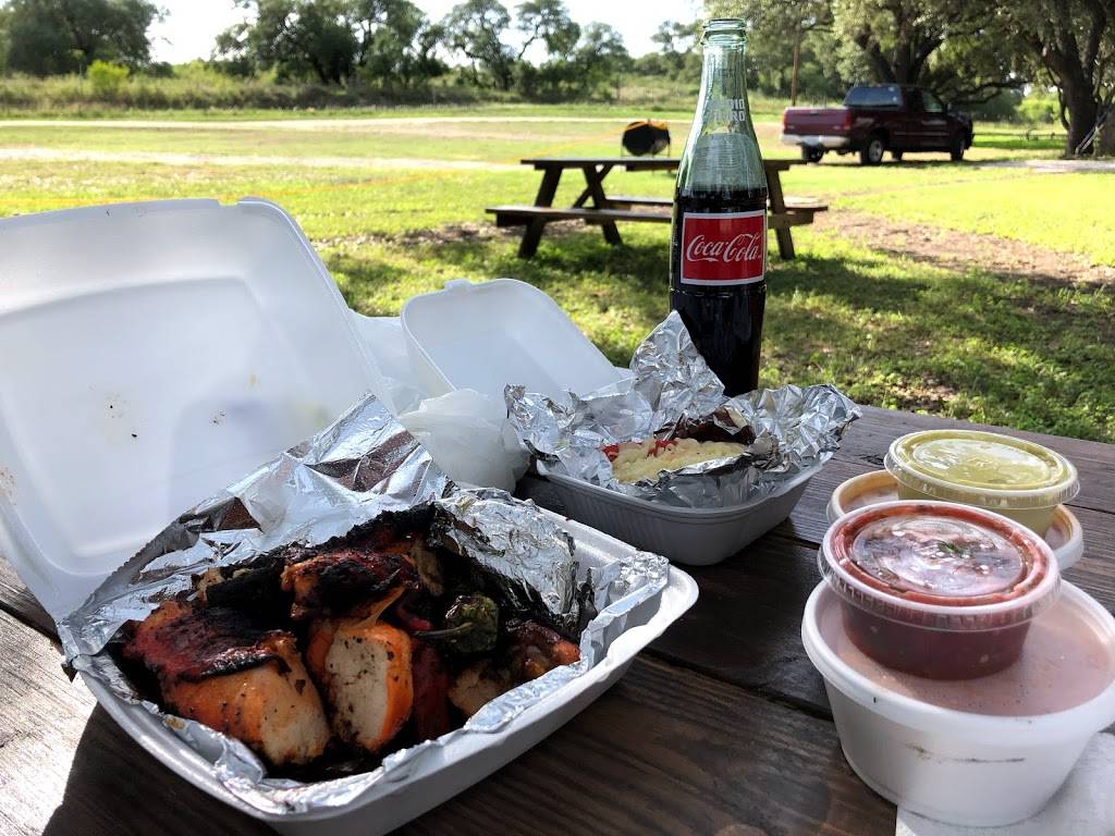 El Rey Del Carbon | restaurant | 11755 Potranco Rd, San Antonio, TX 78253, USA | 2104099596 OR +1 210-409-9596