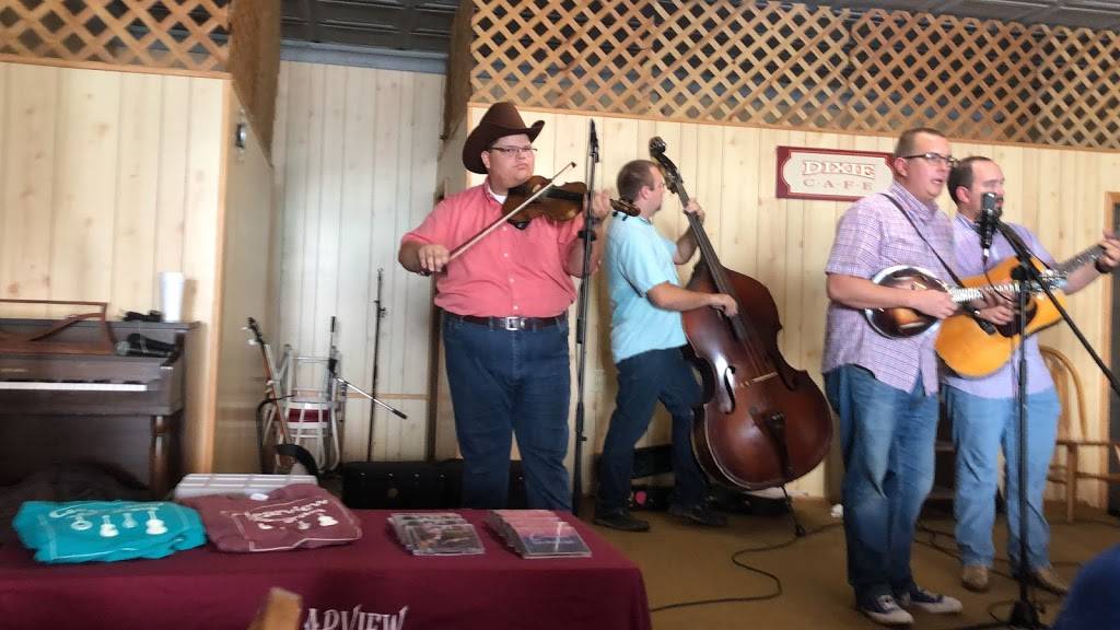 Dixie Cafe | restaurant | 31 Courthouse Square, Byrdstown, TN 38549, USA | 9318646535 OR +1 931-864-6535