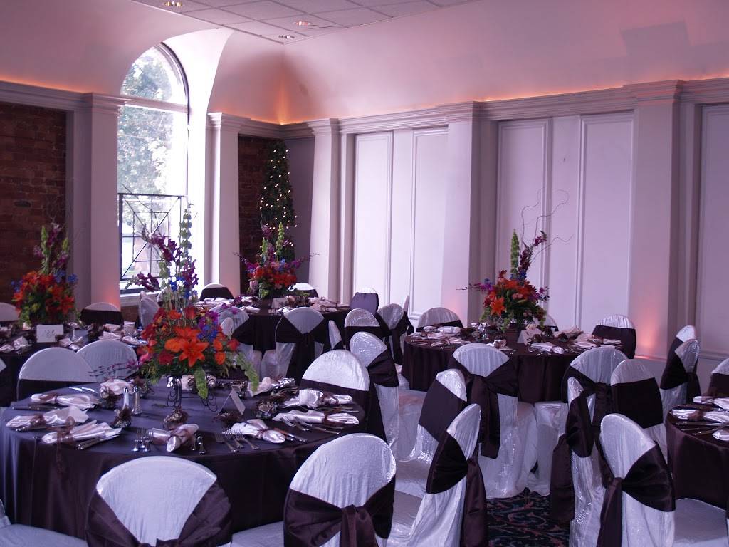 Moonstruck | restaurant | 7955 Oxford Ave, Philadelphia, PA 19111, USA | 2157256000 OR +1 215-725-6000