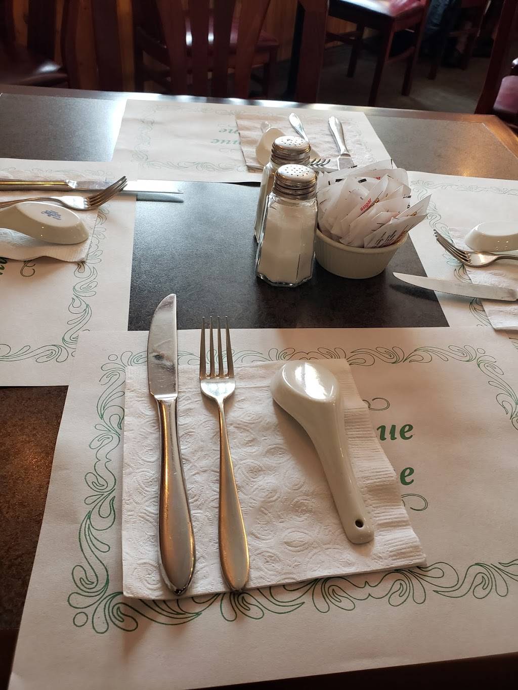 Lotus Restaurant | restaurant | 149 Rue Victoria, Salaberry-de-Valleyfield, QC J6T 1A5, Canada | 4503774114 OR +1 450-377-4114