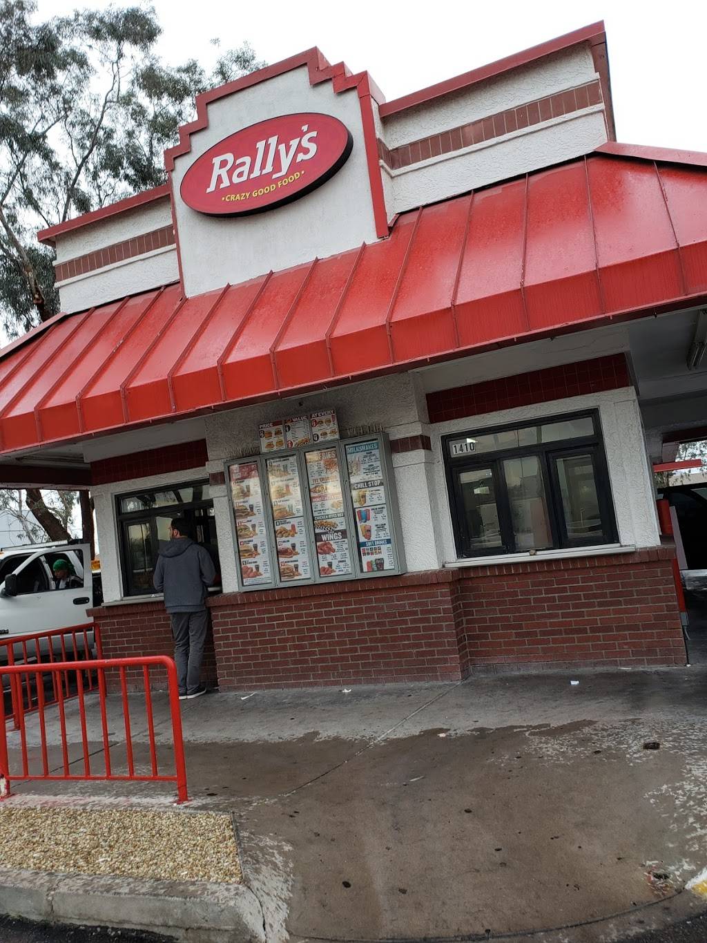 Rallys | restaurant | 1410 W University Dr, Tempe, AZ 85281, USA | 4809662793 OR +1 480-966-2793