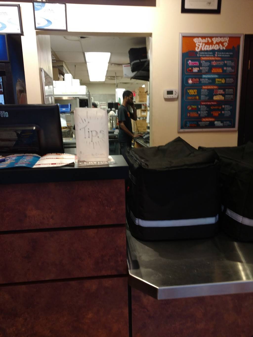 Wing Zone | restaurant | 215 Western Blvd #400, Jacksonville, NC 28546, USA | 9102943379 OR +1 910-294-3379