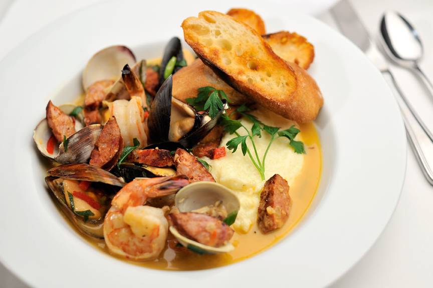 Triangle Grille | restaurant | 369 W Vine St, Lexington, KY 40507, USA | 8592813773 OR +1 859-281-3773