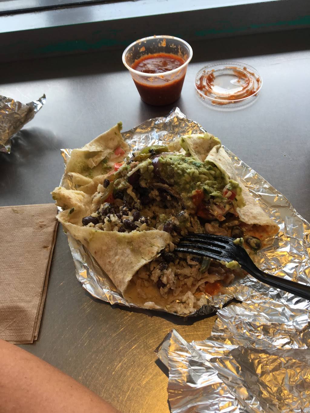 Chipotle Mexican Grill | restaurant | 1523 Sloat Blvd, San Francisco, CA 94132, USA | 4155922187 OR +1 415-592-2187
