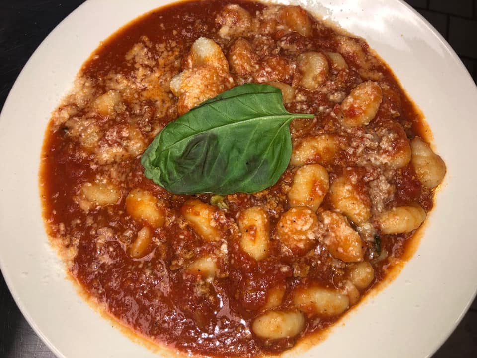 Michelinas Apizza and Ristorante | restaurant | 858 State St, New Haven, CT 06511, USA | 4756552141 OR +1 475-655-2141