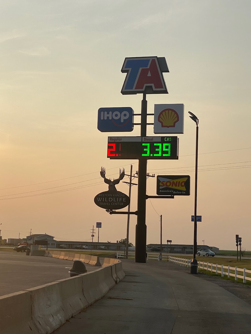 Shell | restaurant | 1001 Eagle Eye Highway 40, Oakley, KS 67748, USA | 7856723062 OR +1 785-672-3062