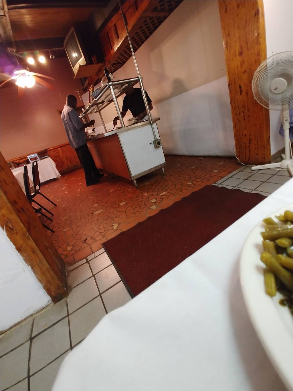 Gay Hawk Restaurant | restaurant | 685 S Danny Thomas Blvd, Memphis, TN 38126, USA | 9019471464 OR +1 901-947-1464