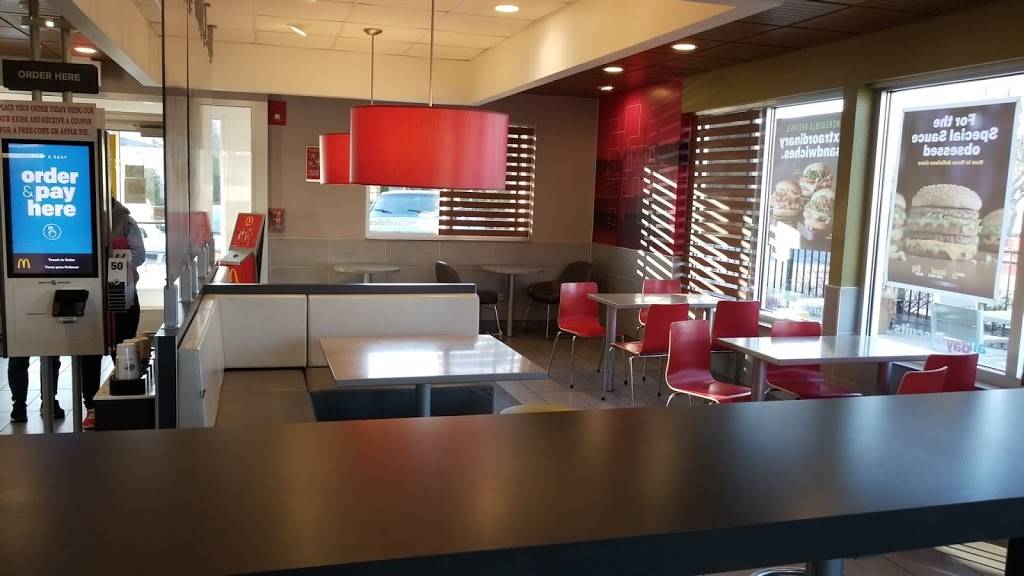 McDonalds | cafe | 1060 MA-28, South Yarmouth, MA 02664, USA | 5083942303 OR +1 508-394-2303