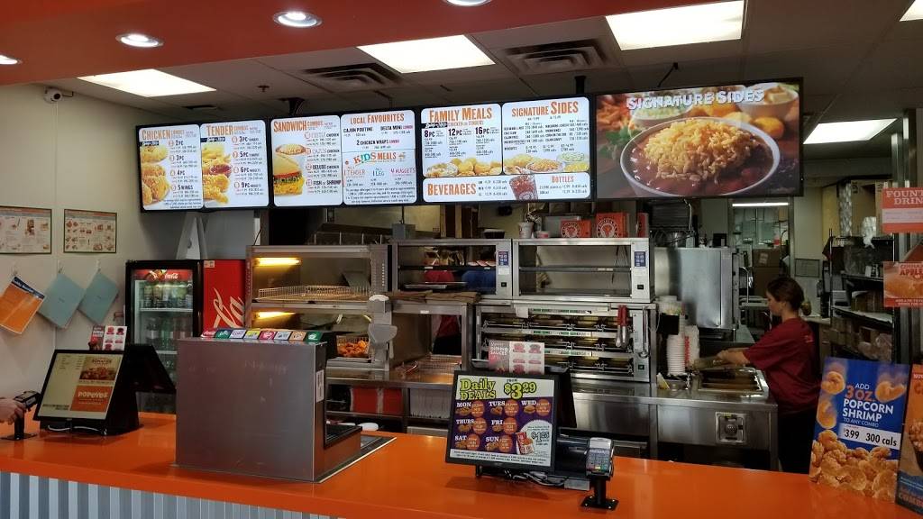 Popeyes | restaurant | 2355 Keele St, North York, ON M6M 4A2, Canada | 4162413500 OR +1 416-241-3500