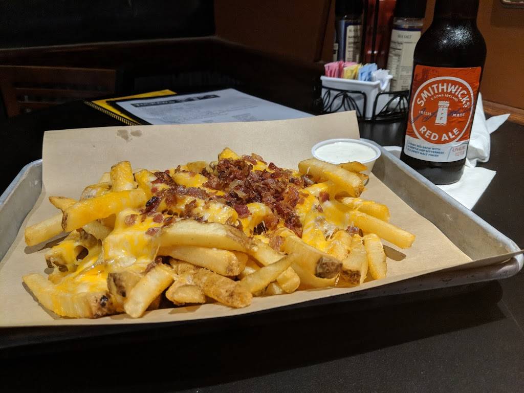 Tuckers American Favorites | restaurant | 2441 State St #6, New Albany, IN 47150, USA | 8129449999 OR +1 812-944-9999