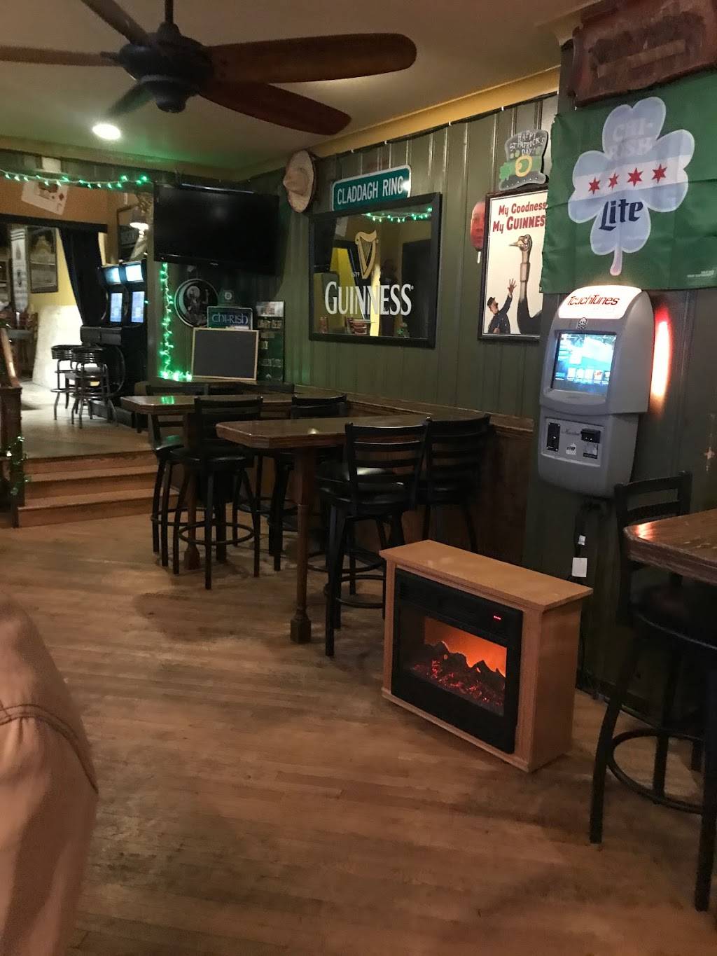 Claddagh Ring Pub | night club | 2306 W Foster Ave, Chicago, IL 60625, USA | 7732714794 OR +1 773-271-4794