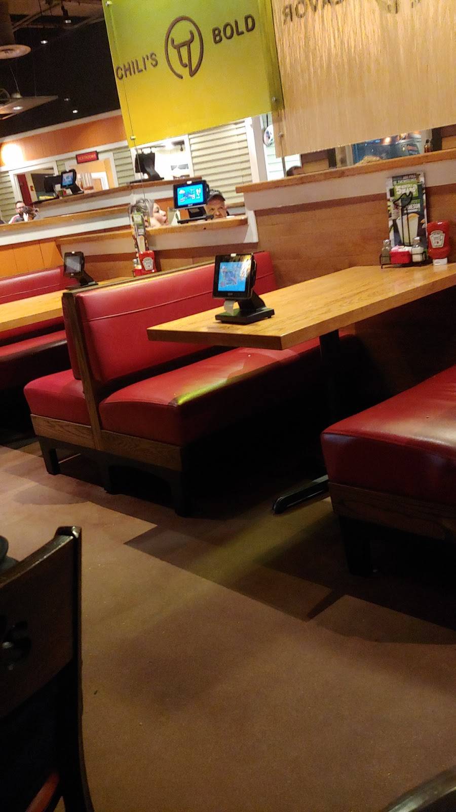 Chilis Grill & Bar | meal takeaway | 2310 SW Military Dr Suite 101, San Antonio, TX 78224, USA | 2109283689 OR +1 210-928-3689