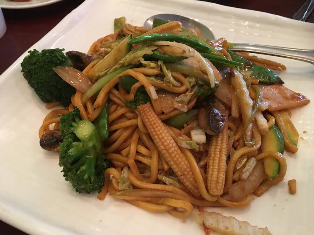 Lins Bistro | restaurant | 1880 Braselton Hwy #122, Lawrenceville, GA 30043, USA | 7703382887 OR +1 770-338-2887