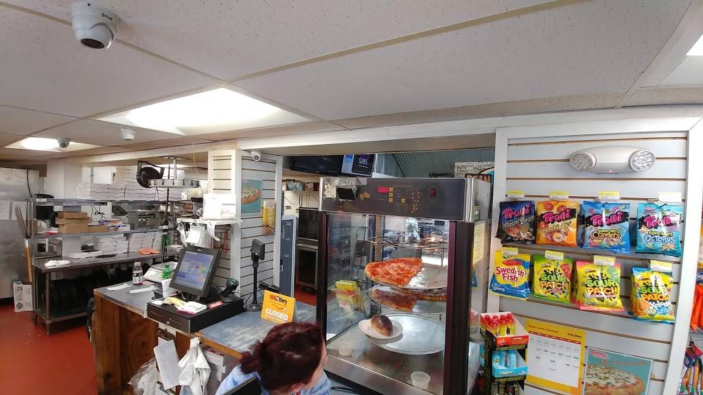 Chesleys Pizza | restaurant | 2122 US-3, Campton, NH 03223, USA | 6037267033 OR +1 603-726-7033