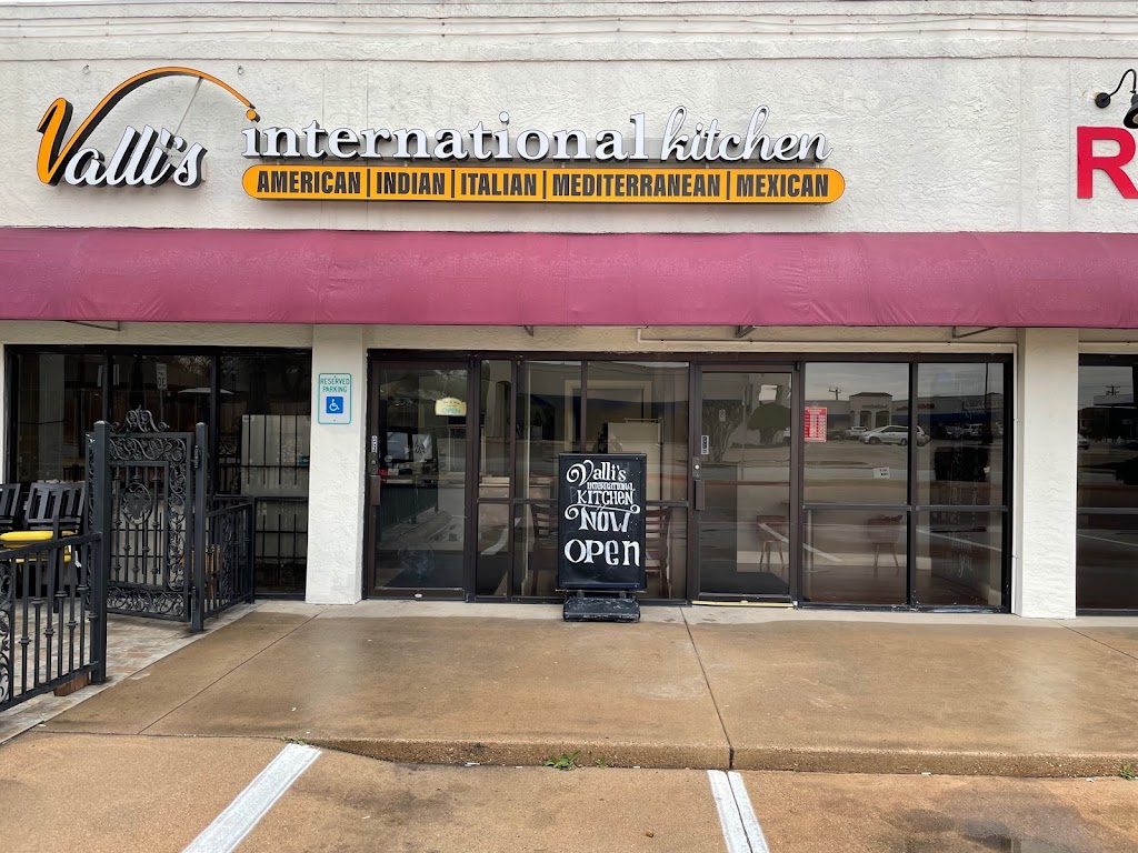 Vallis International Kitchen | restaurant | 4450 Boat Club Rd Suite 700, Fort Worth, TX 76135, USA | 6828410625 OR +1 682-841-0625
